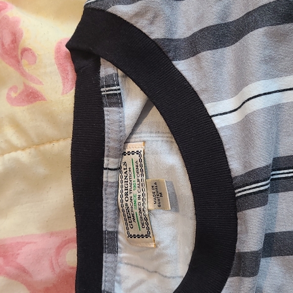 Guess t shirt - Picture 2 of 2